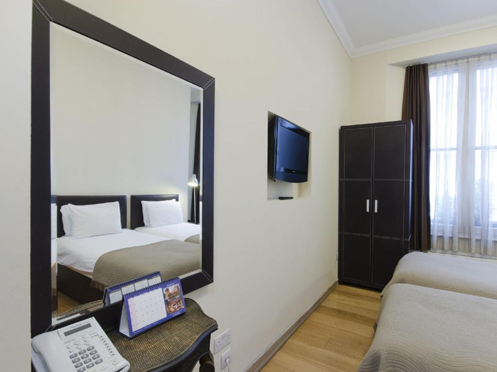 The Royale Chulan Hyde Park Hotel Londra Exterior foto